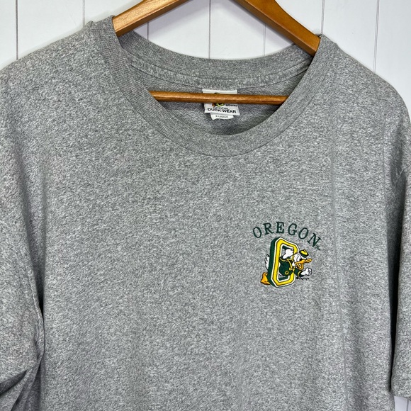 Disney + Oregon Ducks Vintage T-Shirt - XL - Picture 4 of 9